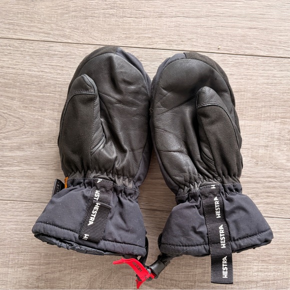Hestra Insulated Ski Mittens | Leather Palm | Black | Size 5 - Picture 2 of 7